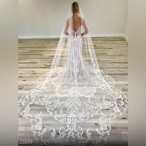 Eludes by Enzoani Veil